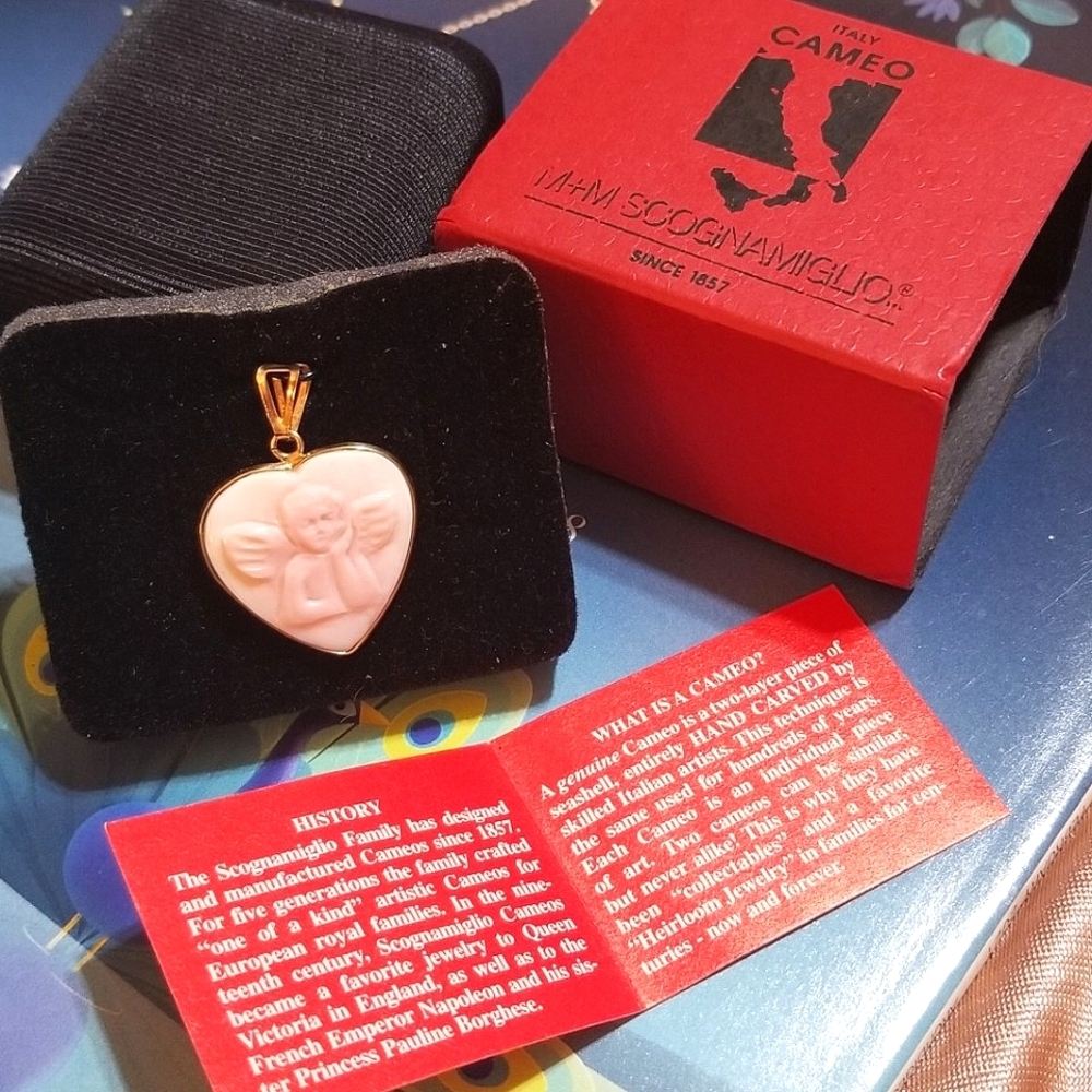 SOLID 14kt Gold Italian Angelskin Coral Cameo Pendant